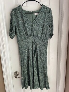 LOFT Sage Green Paisley Floral V-Neck Midi Dress - Size 2